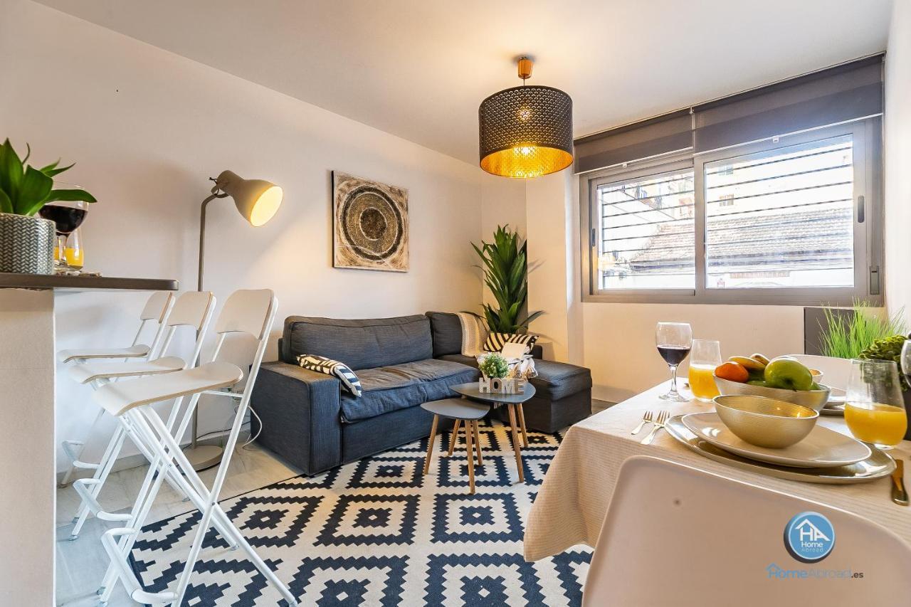 Malaga Boutique Stay - Carlos Haya Area With Parking Exterior photo