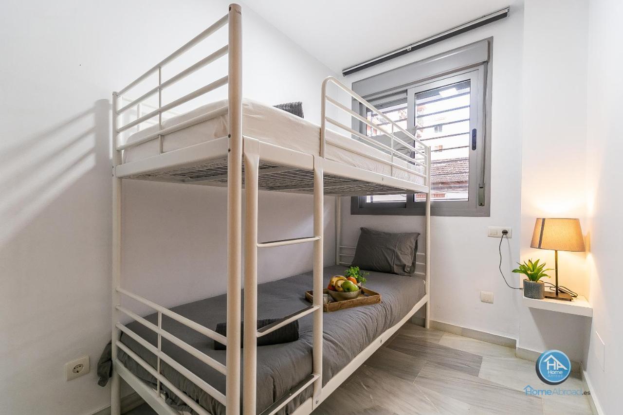 Malaga Boutique Stay - Carlos Haya Area With Parking Exterior photo